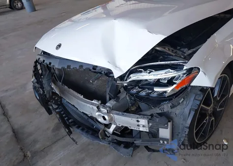 2019 Mercedes-Benz C 300 z USA, uszkodzony, nr VIN 55SWF8DB1KU291999